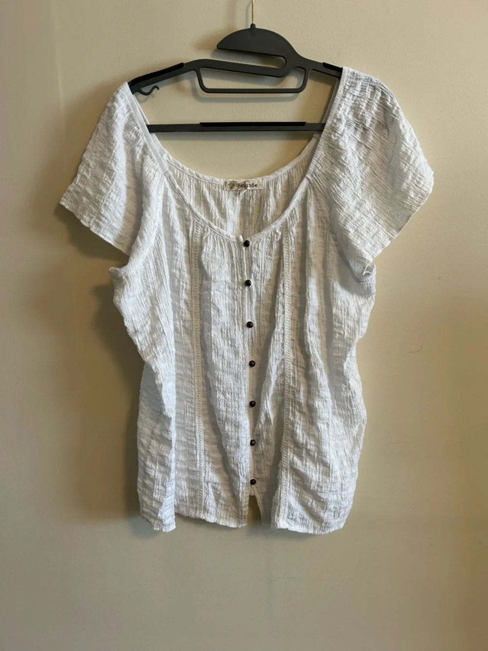 Rewind White Textured Button-Front Blouse - Picture 1 of 4